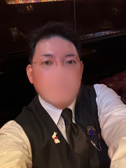 ���L����